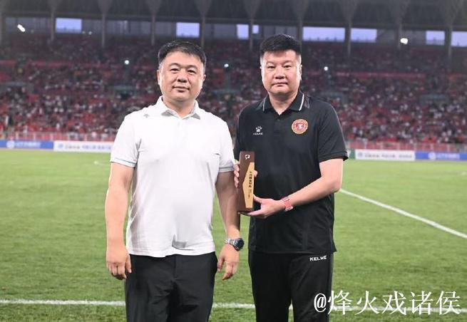 辽宁铁人主帅李金羽获评中甲最佳教练 辽宁铁人主帅李金羽获评中甲最佳教练